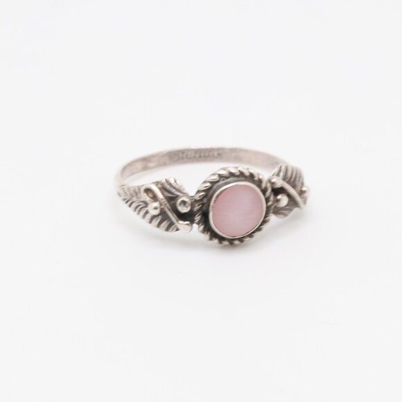 Vintage Sterling Silver MOP Round Pink Ring - Picture 2 of 8